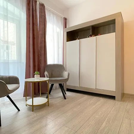 Evu Long Street Μπρασόβ